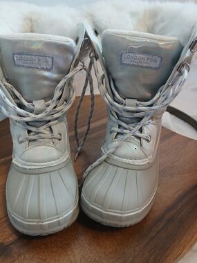 London Fog Kids' Gray Silver  Iridescent Winter Boots Size 12 Kids